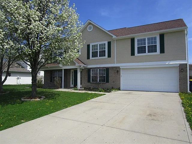 645 Hummingbird Ln photo 1