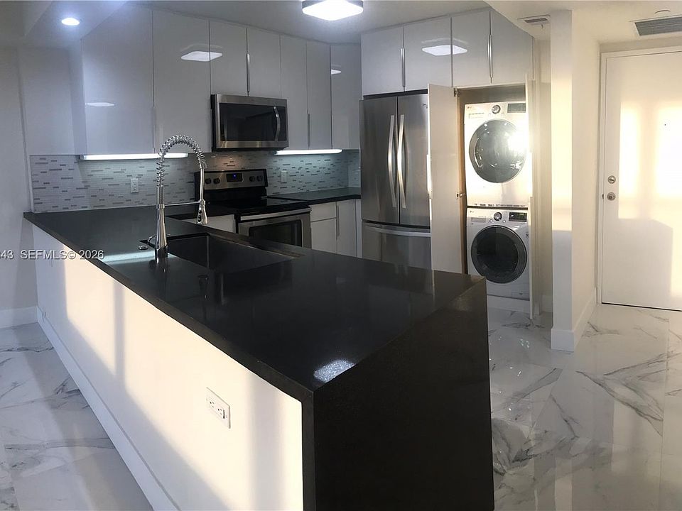 1st image of 1901 Brickell Ave APT B2003