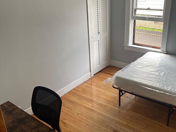 5th image of 111 Beethoven St