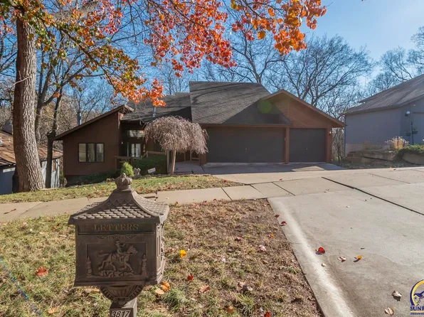 3817 SW Wood Valley Dr, Topeka, KS 66610