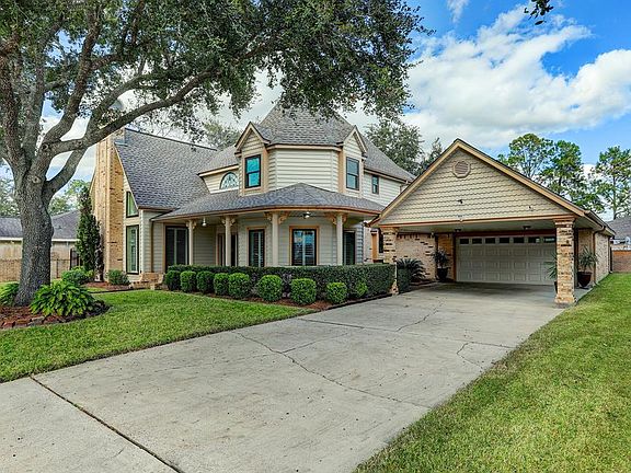 2nd image of 2305 Kerry Cir