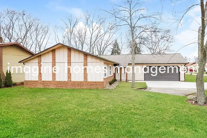 Building Photo - 17648 Drake Rd
