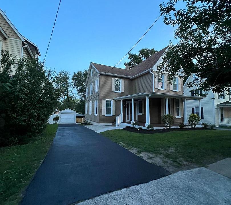 1st image of 405 Lyman Ave