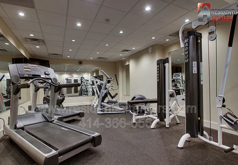 1028 E Juneau Ave #209 — Photo 18