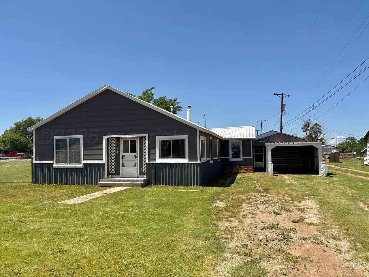 3 bed, 1900 sqft, $1,350 — Photo 1