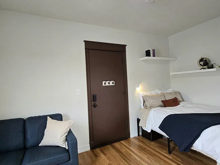 1650 N Pearl St #22 — Photo 5