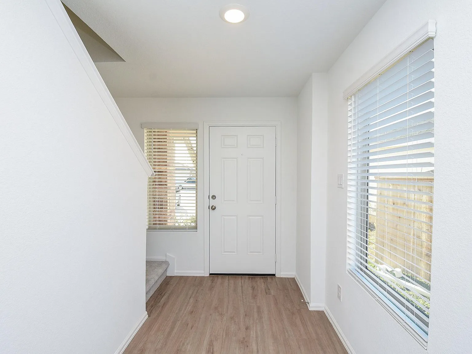 4 bed, 2.5 bath, 2229 sqft, $2,250 — Photo 2