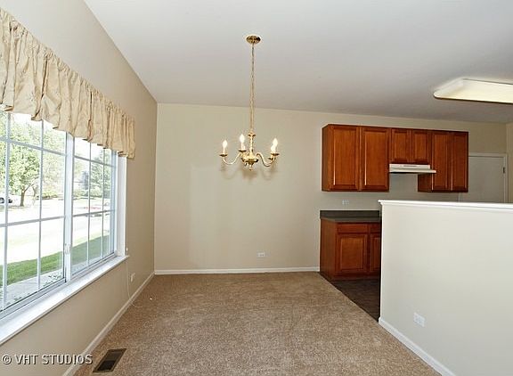 4th image of 2261 Stoughton Dr