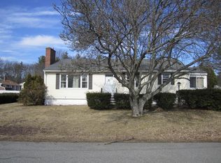 38 Shadow Dr, Lowell, MA 01854