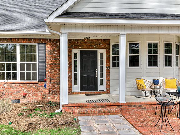 4th image of 1223 Reid Road