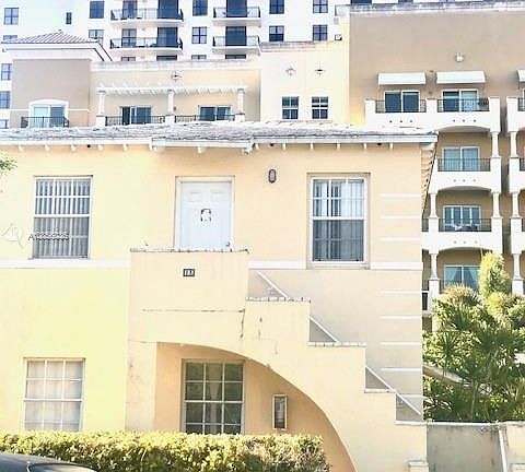 5th image of 15 Santillane Ave #3