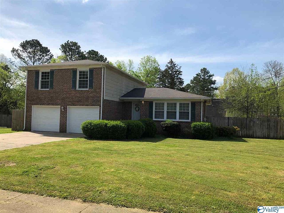 1st image of 632 Versailles Dr SE