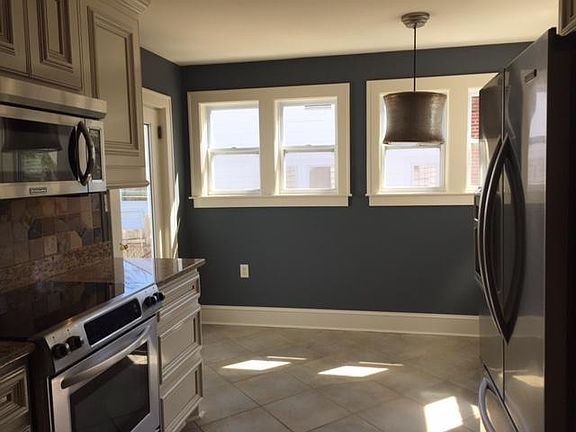 Kitchen and breakfast nook
