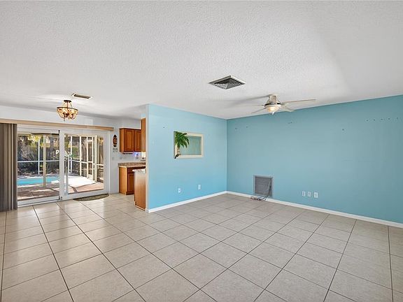 4th image of 1417 Spring Ln