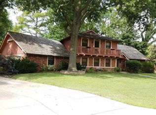 8207 E Morningside Dr, Wichita, KS 67207