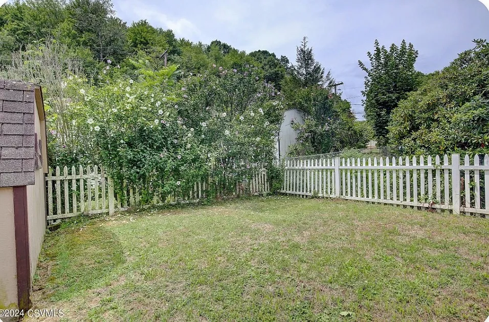 3 bed, 1512 sqft, $1,300 — Photo 3