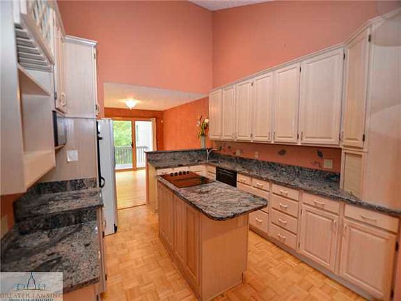 3rd image of 2394 E Emerald Lake Dr