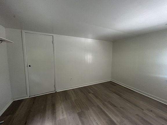 4th image of 1075 Cape St #4