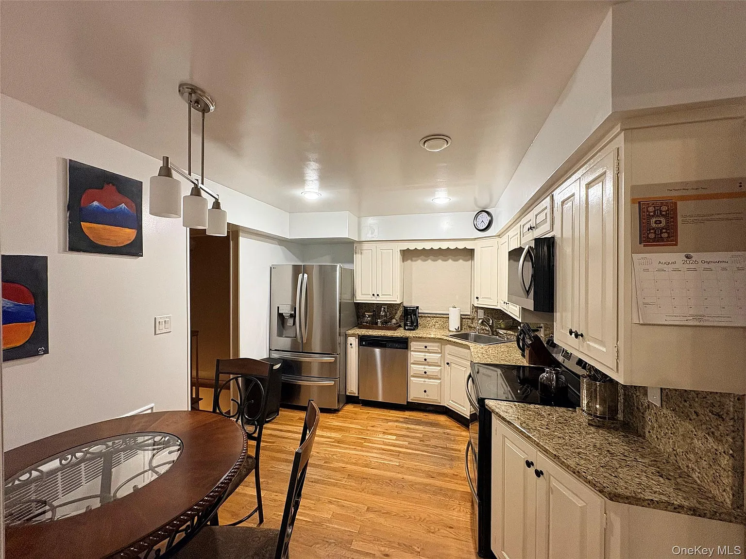 3 bed, 3.0 bath, 1200 sqft, $5,200 — Photo 4