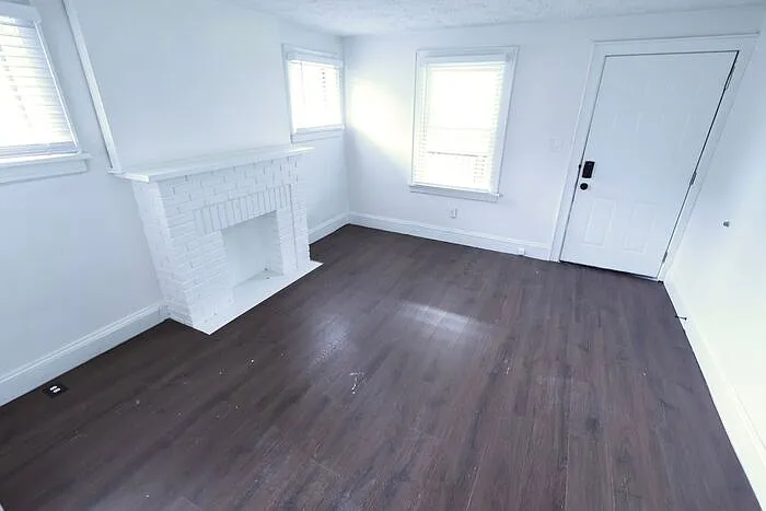 1313 Coventry St — Photo 3