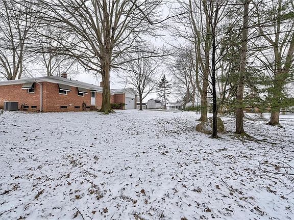 3rd image of 1174 Clay Ct