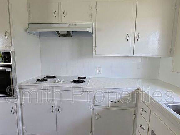 4th image of 3694 Redondo Beach Blvd APT C