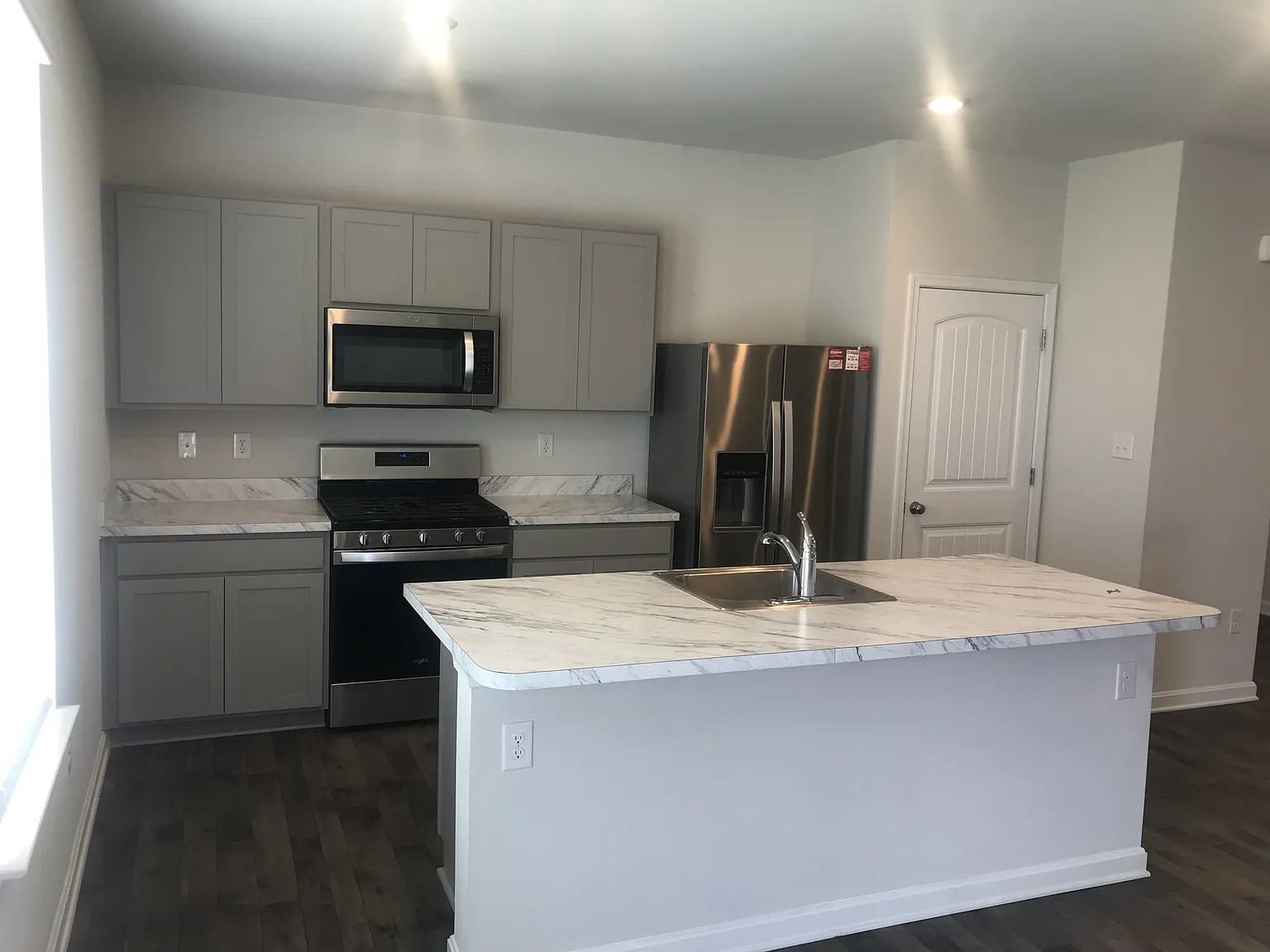 3 bed, 1530 sqft, $2,000 — Photo 2