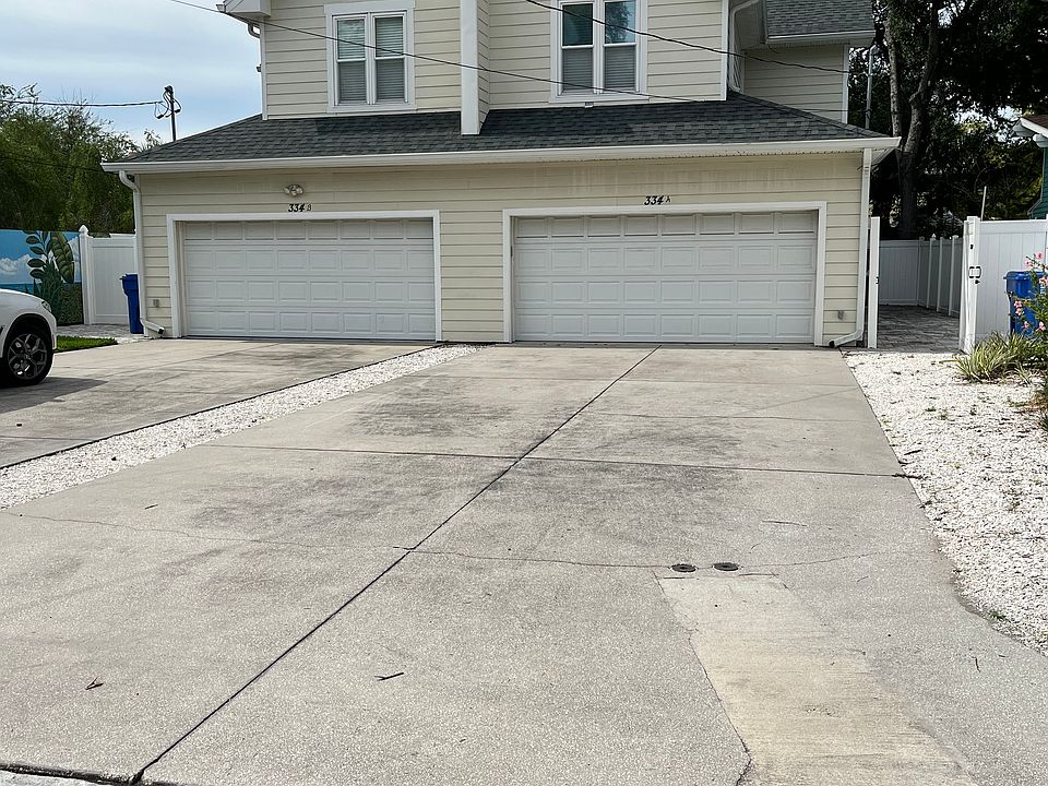 View of the driveway and its ample off-street parking spaces (a rarity in the Historic Old Northeast!)