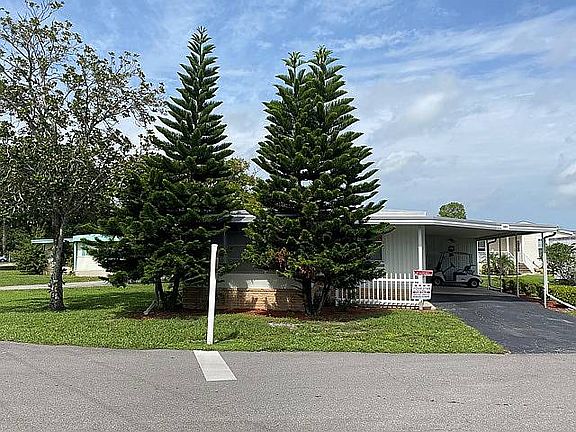 2nd image of 101 Crossways Dr #709
