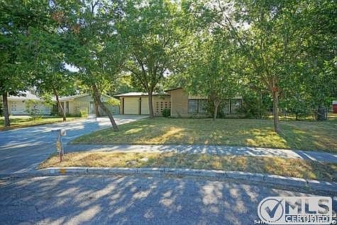 2nd image of 6622 Carrie Ln