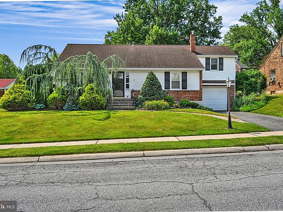 3rd image of 3102 Curtis Rd