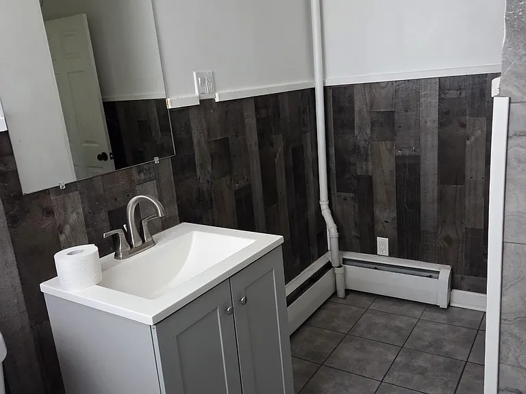 17 Clinton Ave #3 — Photo 7