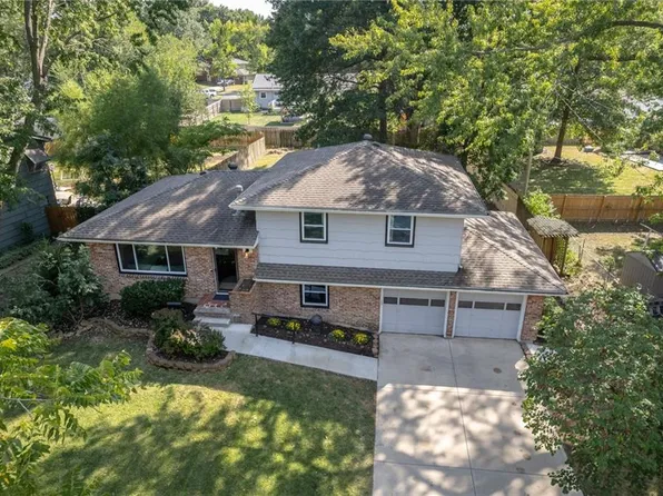 1001 E Willow Dr, Olathe, KS 66061