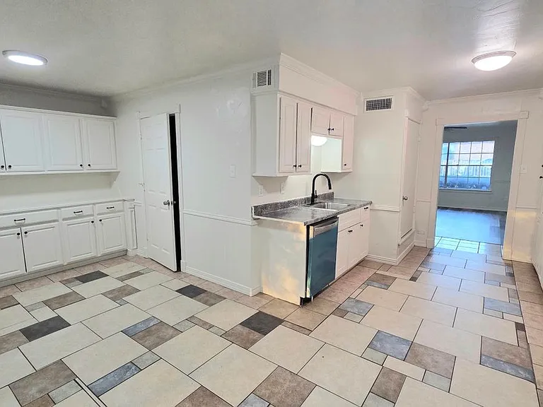 215 Johnson Dr — Photo 9