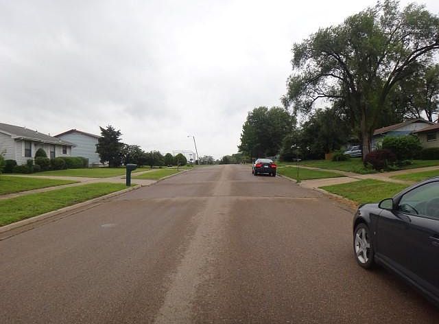 2nd image of 1301 SE Illinois Ave