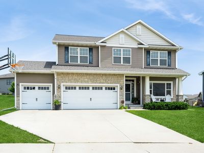 1693 Lakeview Dr, Pleasant Hill, IA, 50327