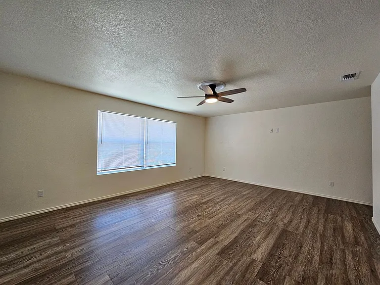 5108 Screaming Eagle Cir — Photo 16