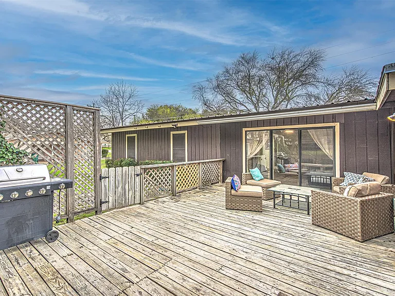5304 Bedford — Photo 25
