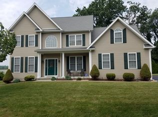 80 Perry Ln, Stratford, CT 06614