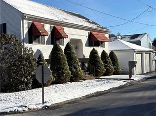 2 Valley St, Lincoln, RI 02838