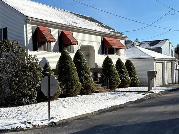 2 Valley St, Lincoln, RI 02838