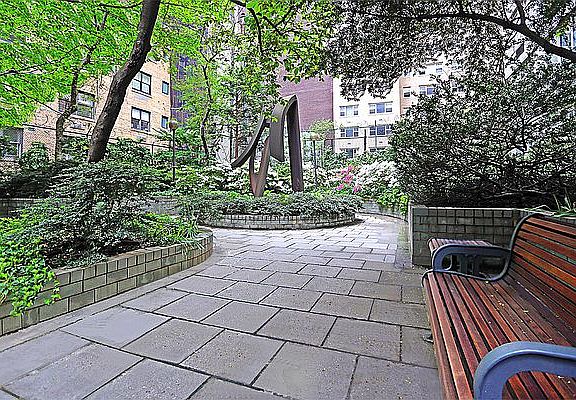 5th image of 333 E 56th St APT 18M