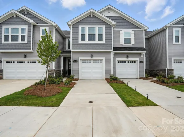 6423 Mallow Crossing Ln, Charlotte, NC 28213