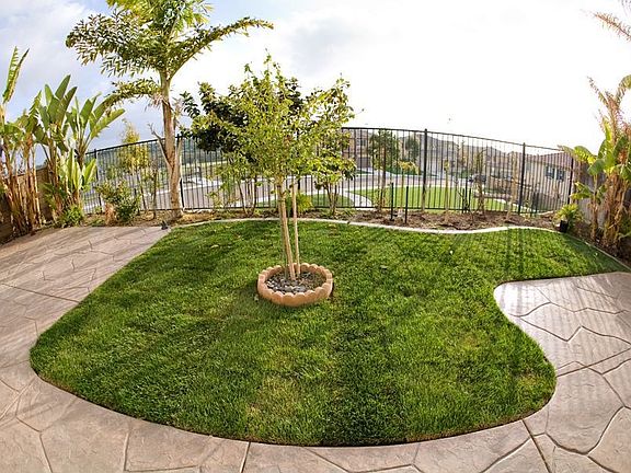 2nd image of 376 Plaza Los Osos