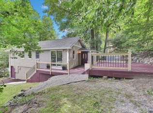 20 Riverside Rd, Hewitt, NJ 07421