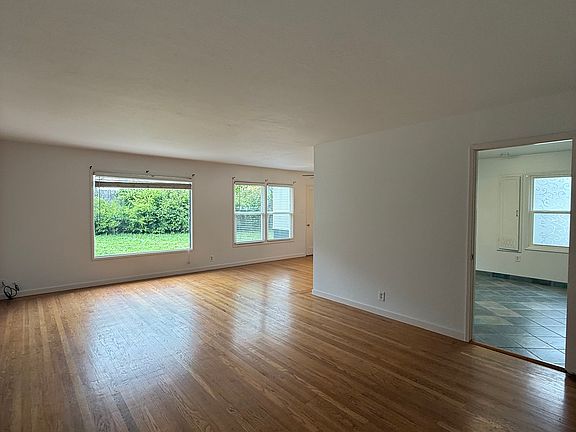 2nd image of 1414 Lislin Way