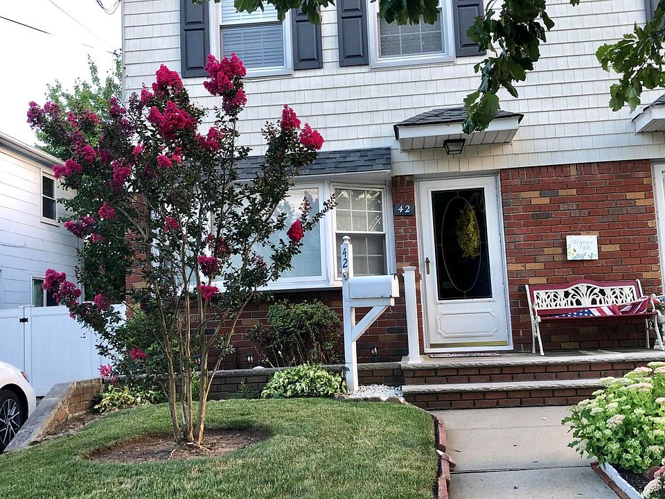 1st image of 42 Windemere Ave