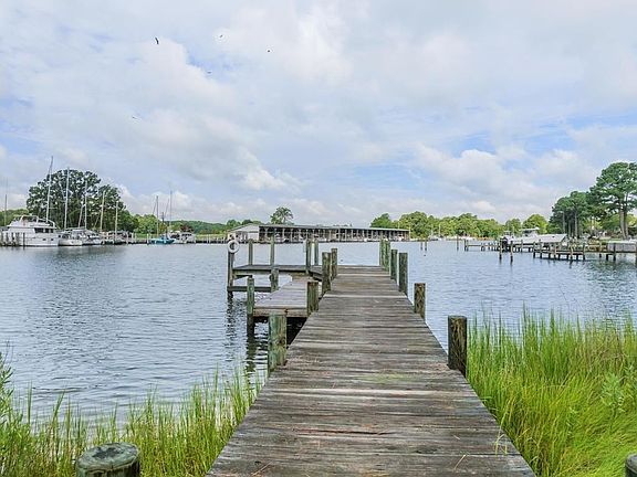 5th image of 100 Bowsprit Ln