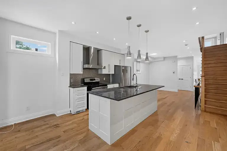 60 Young St #1A — Photo 8