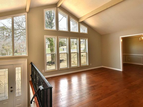 3rd image of 413 Russfield Dr